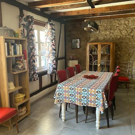 Familiale Avec Piscine Hunawihr, Proche De Ribeauville Et Colmar 우나비르